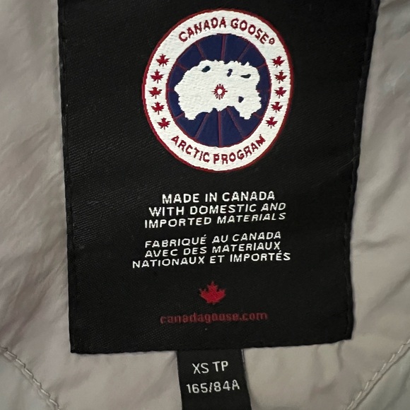 Canada Goose Junction Parker in Moonstone Gray - Picture 5 of 8